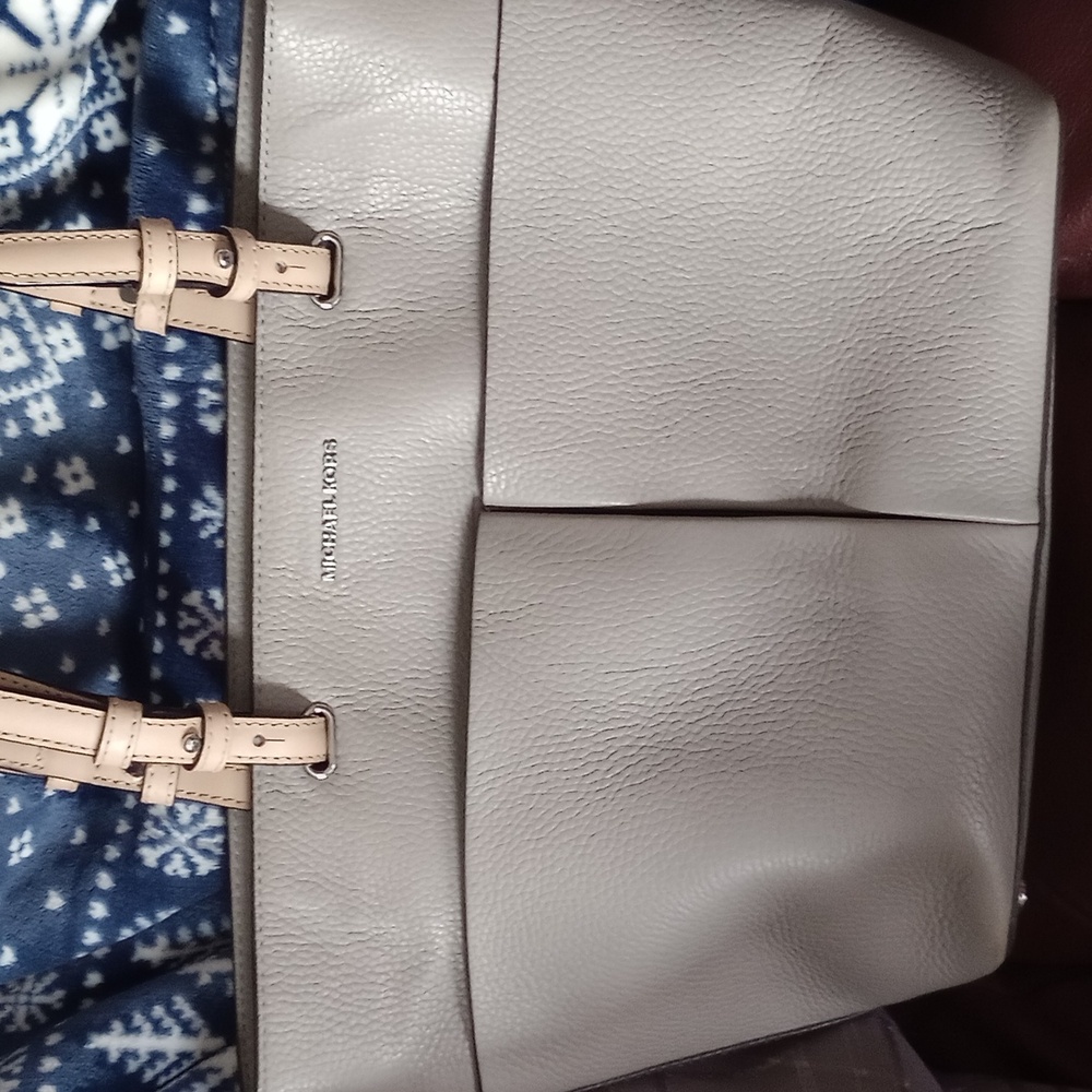 Michael Kors Grey Pebbled Leather ToteBag with tan trim and silvertone hardware - Picture 6 of 13